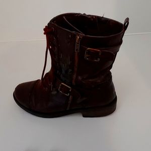 White mountain boots